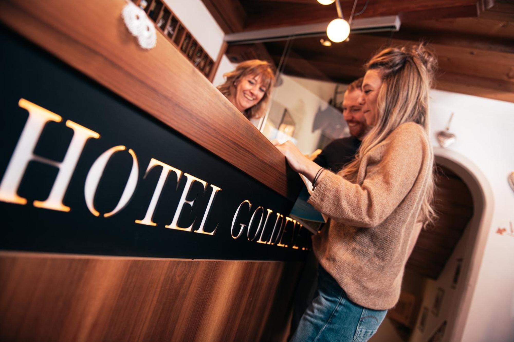 Hotel Goldene Rose Monguelfo-Tesido / Welsberg-Taisten Exterior foto