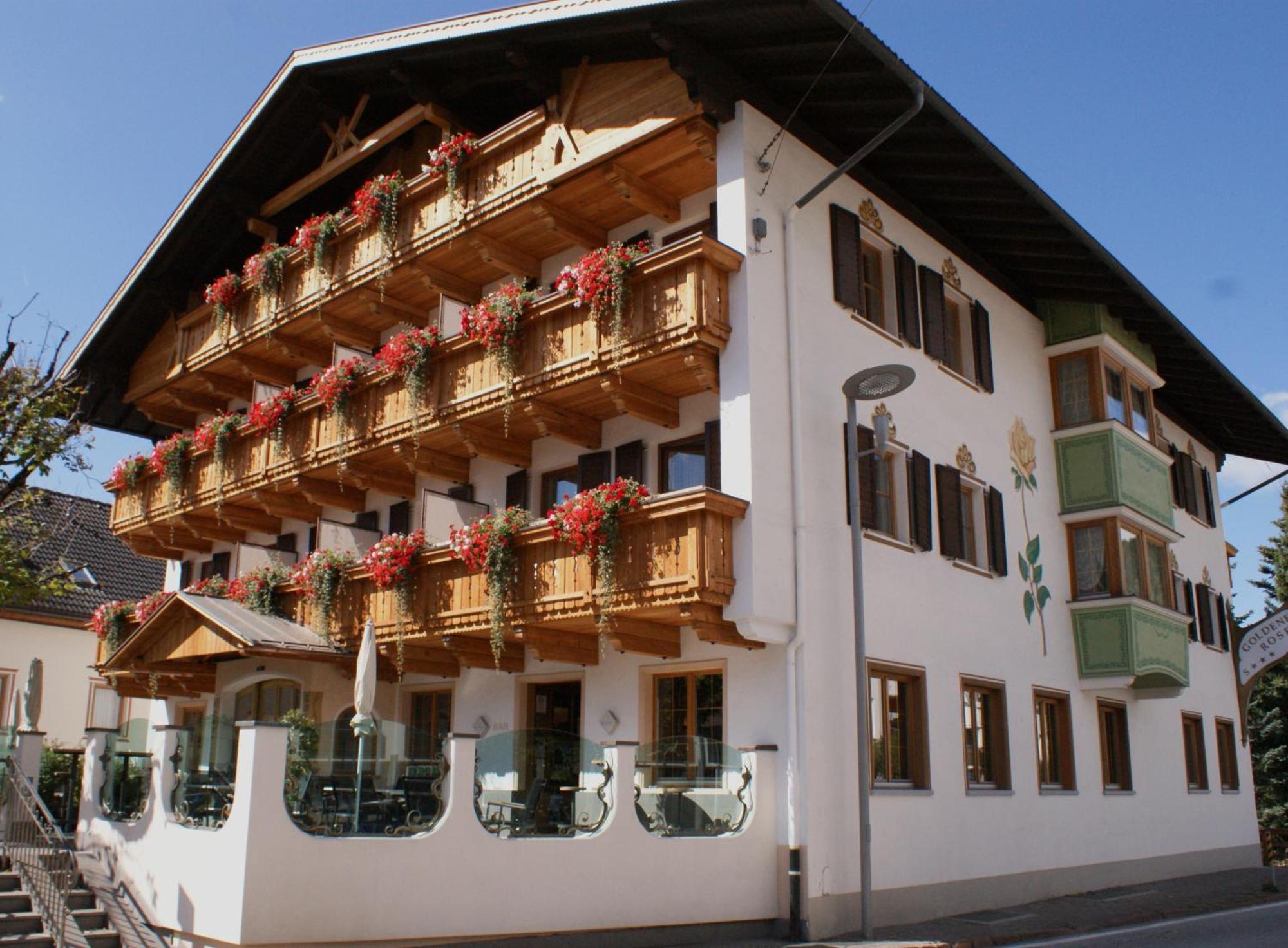 Hotel Goldene Rose Monguelfo-Tesido / Welsberg-Taisten Exterior foto